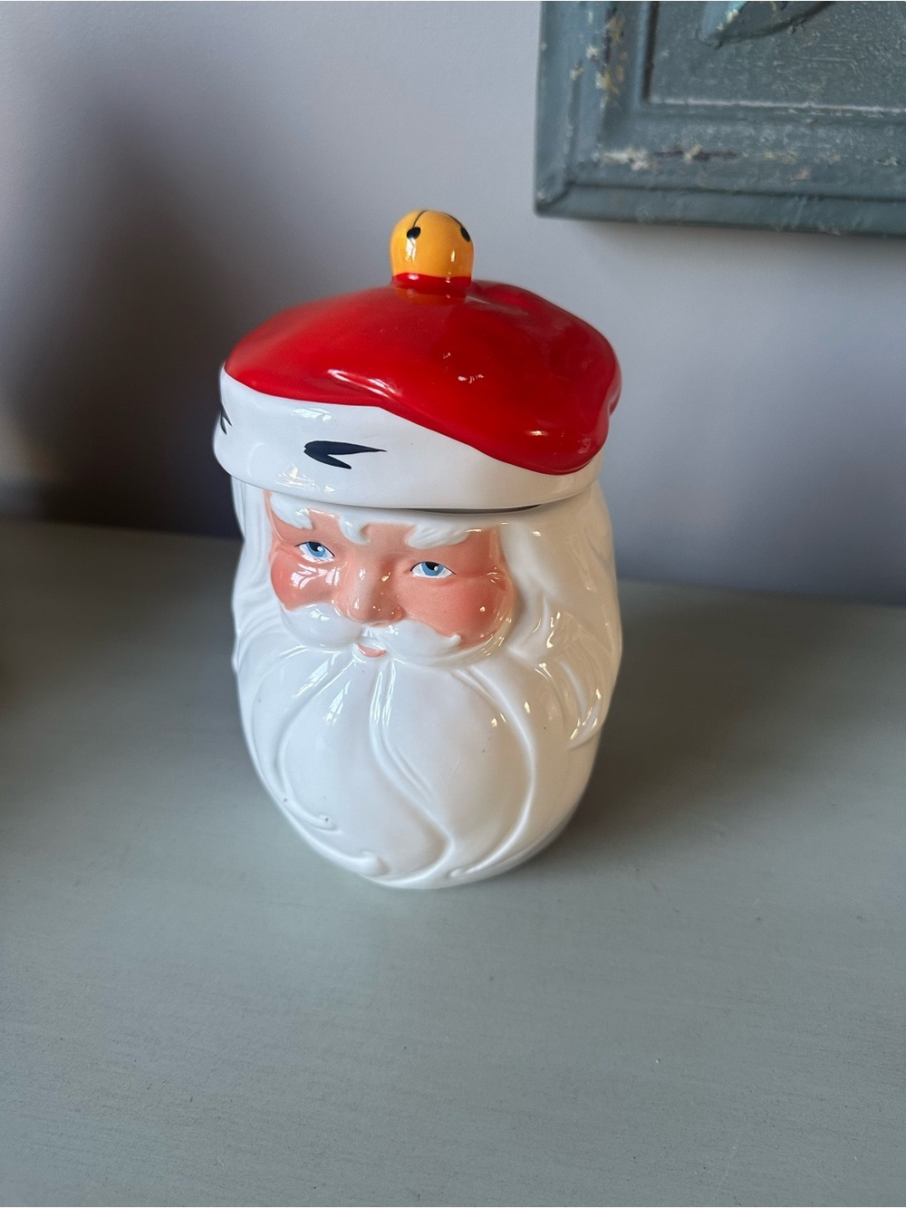Vintage jolly Santa Claus ceramic cookie jar